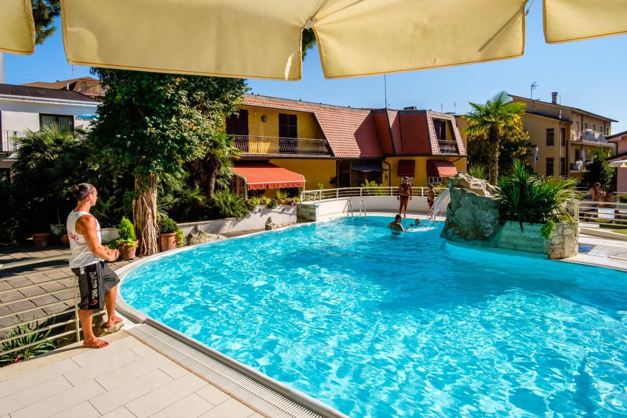Hotel Bristol Bellaria-Igea Marina Dış mekan fotoğraf