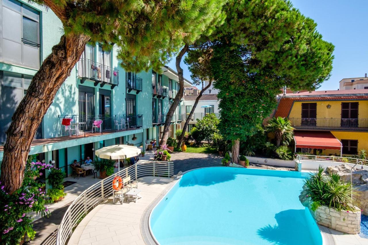 Hotel Bristol Bellaria-Igea Marina Dış mekan fotoğraf