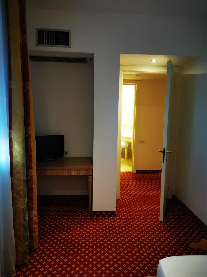 Hotel Bristol Bellaria-Igea Marina Dış mekan fotoğraf
