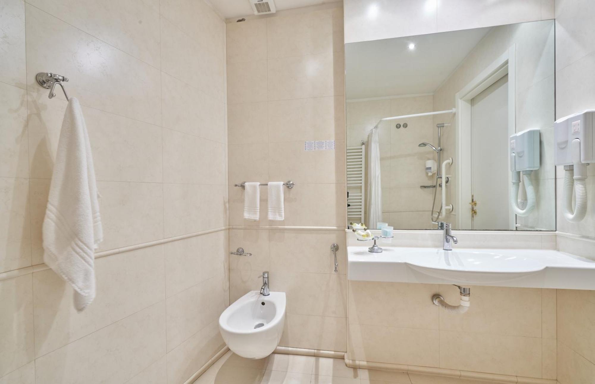 Hotel Bristol Bellaria-Igea Marina Dış mekan fotoğraf