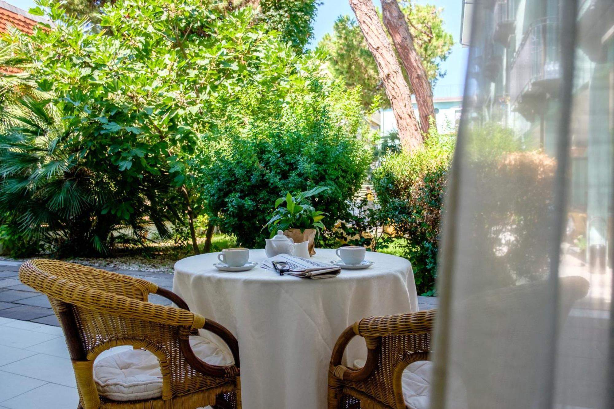 Hotel Bristol Bellaria-Igea Marina Dış mekan fotoğraf
