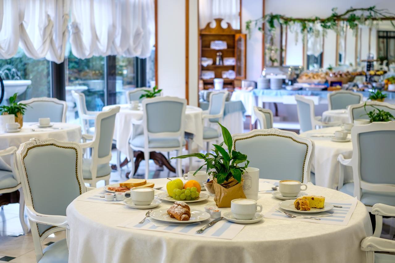Hotel Bristol Bellaria-Igea Marina Dış mekan fotoğraf
