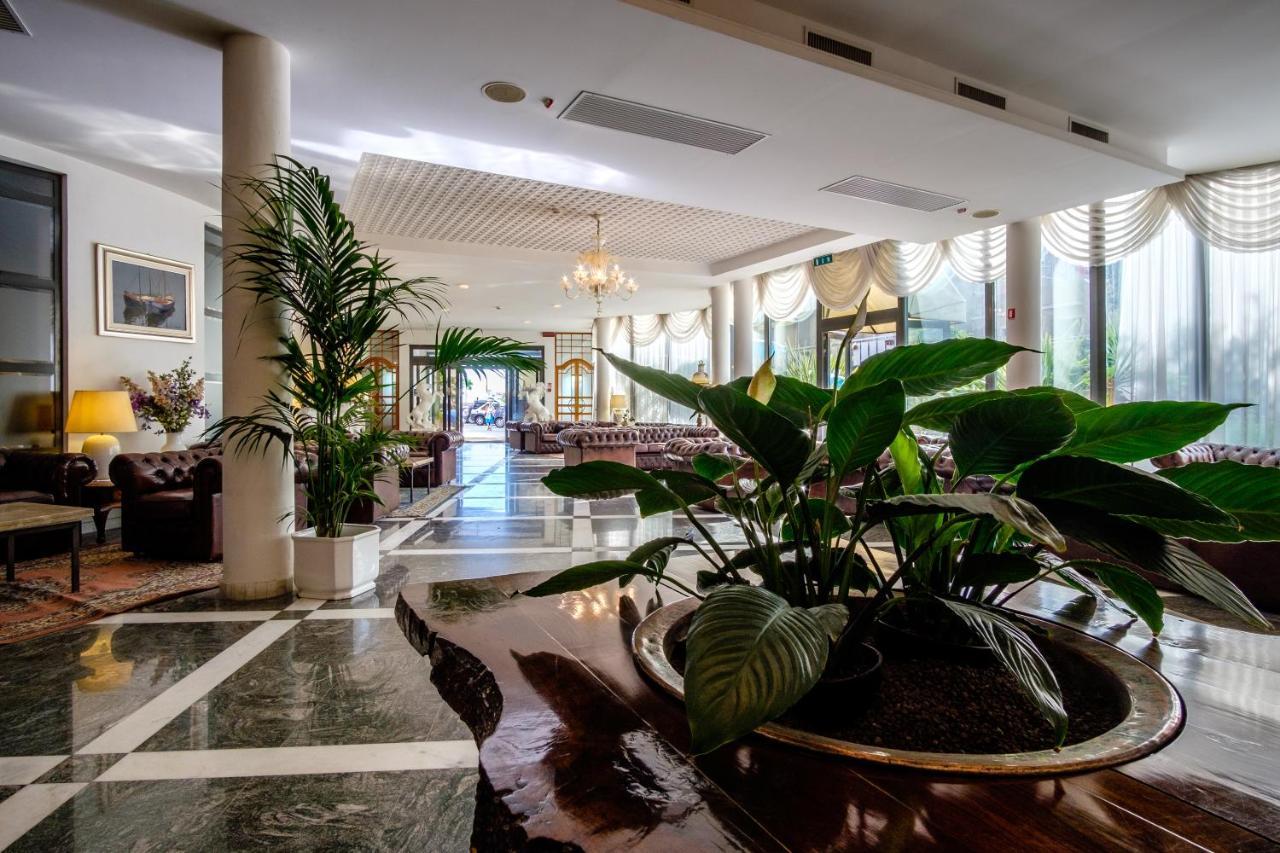 Hotel Bristol Bellaria-Igea Marina Dış mekan fotoğraf