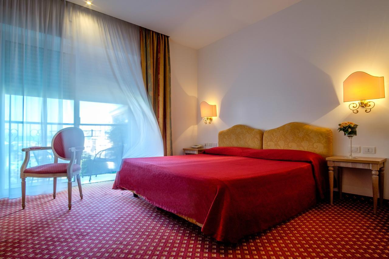 Hotel Bristol Bellaria-Igea Marina Dış mekan fotoğraf